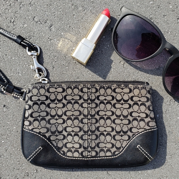 Coach Handbags - Coach Classic Black Leather Canvas Fabric Wristlet Clutch Wallet 2000s Fashion